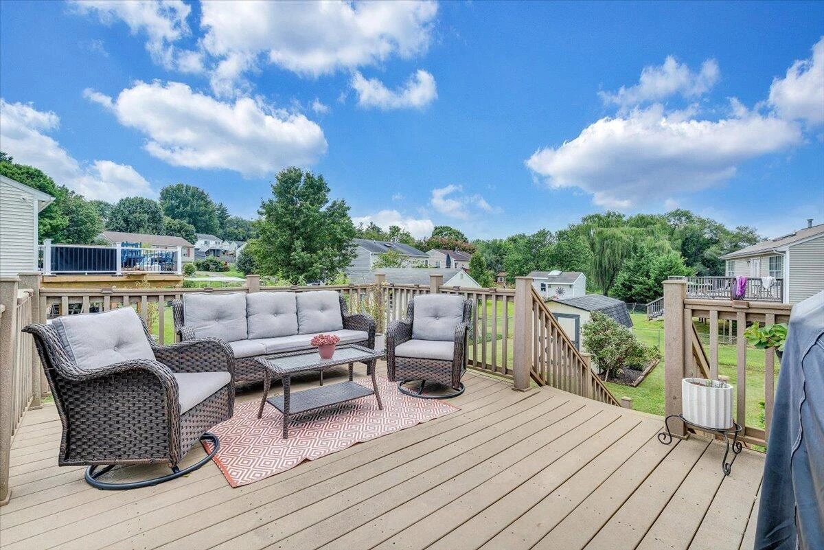 908 Samantha CIR - Photo 33