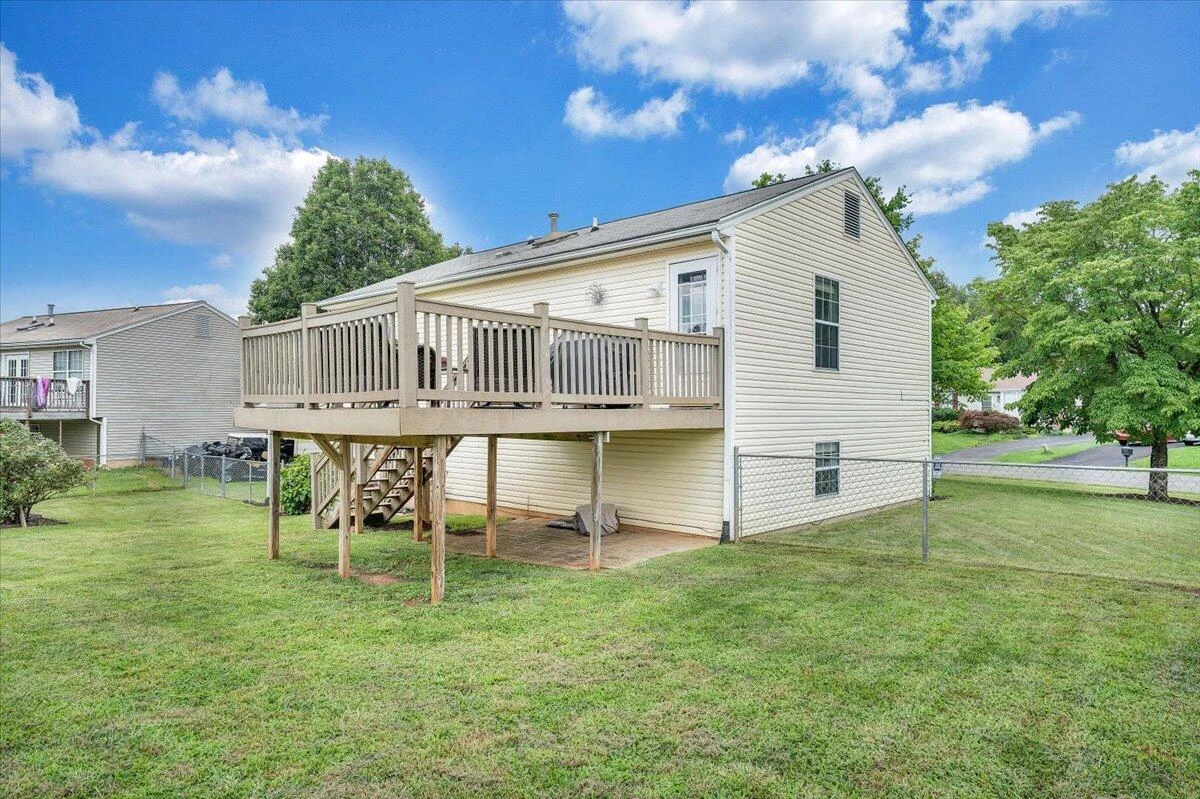 908 Samantha CIR - Photo 36