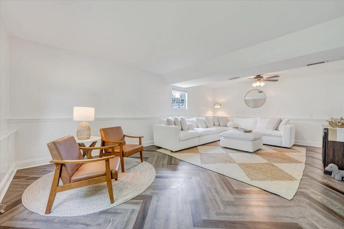 908 Samantha CIR - Photo 4