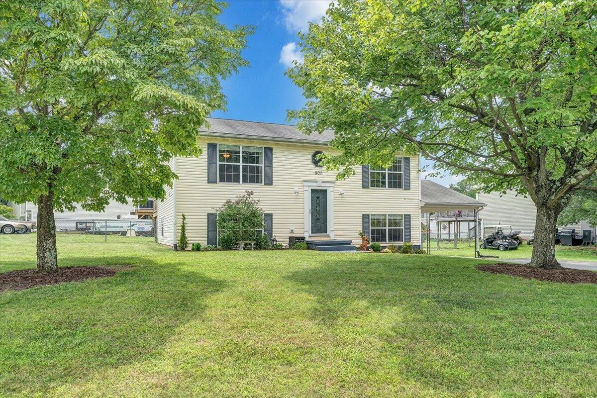 908 Samantha CIR - Photo 45