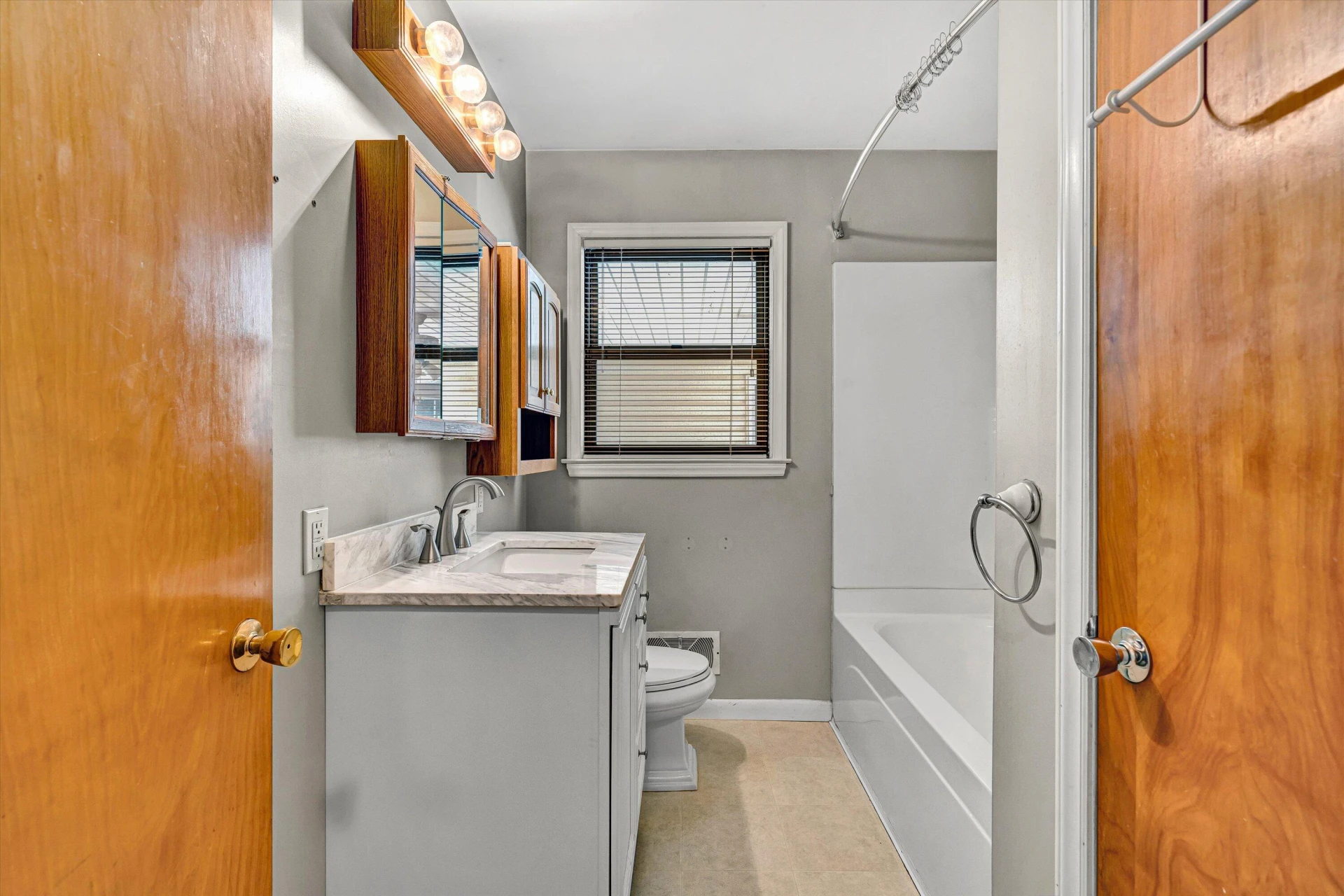 5401 Warwood DR - Photo 11
