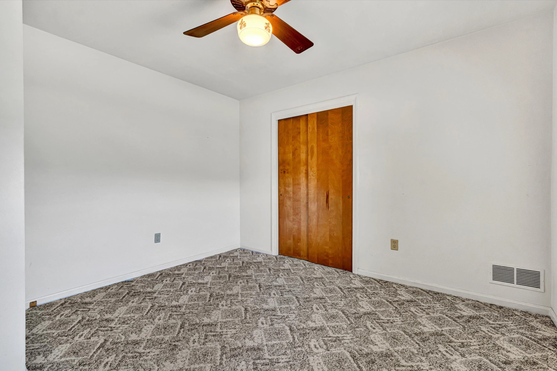5401 Warwood DR - Photo 16