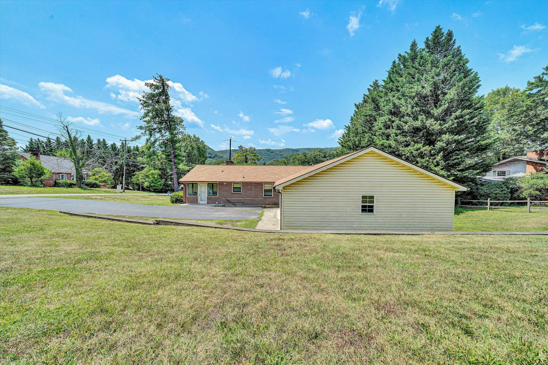 5401 Warwood DR - Photo 29