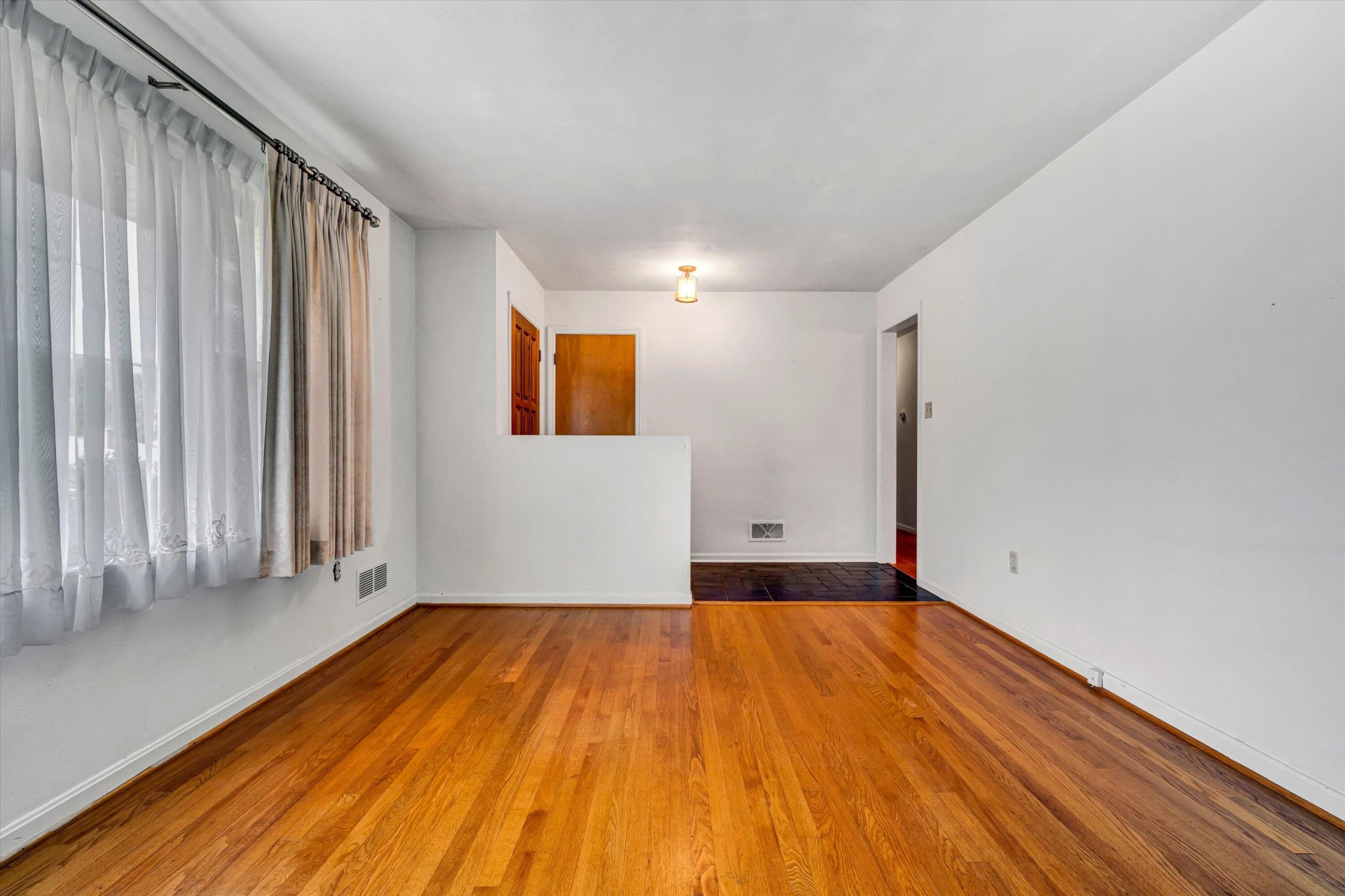 5401 Warwood DR - Photo 5