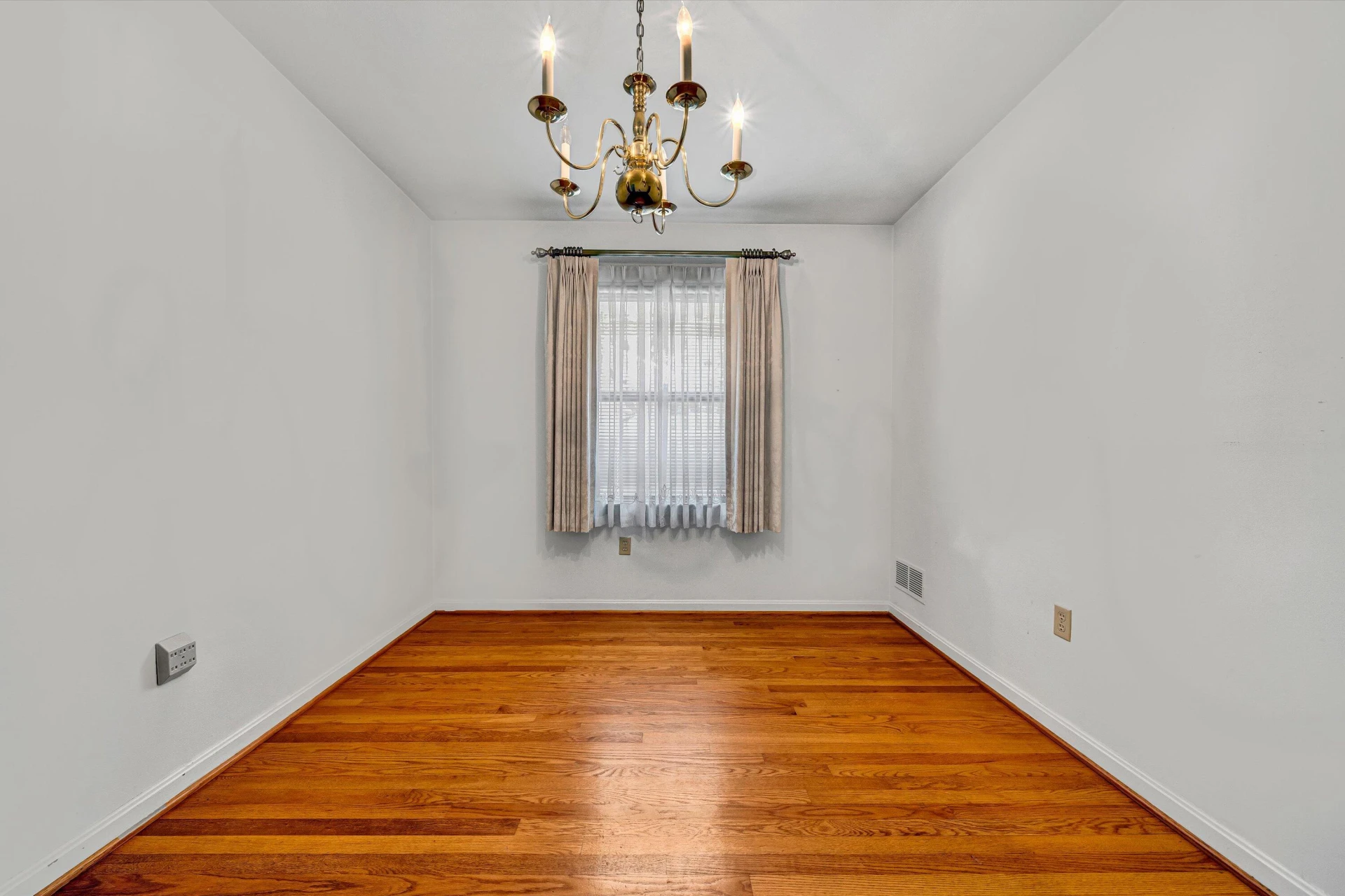 5401 Warwood DR - Photo 6