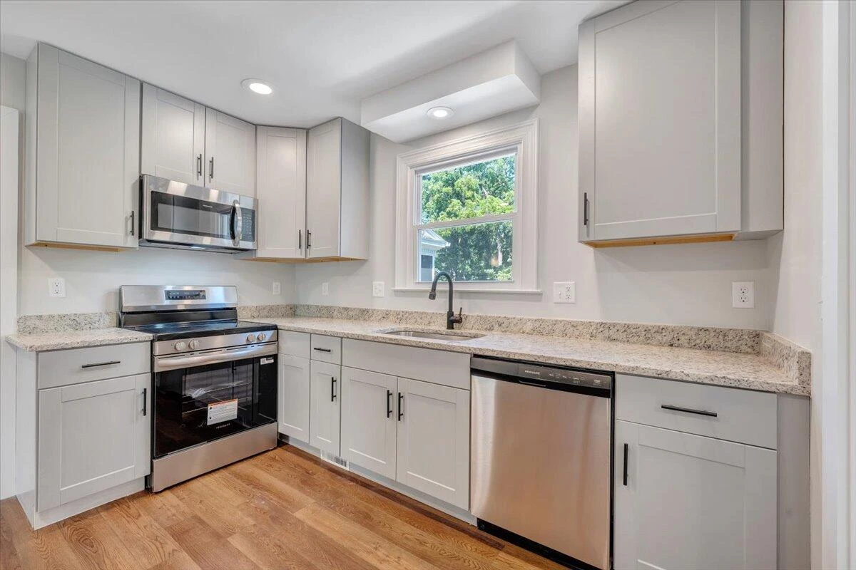 150 Oak ST - Photo 14