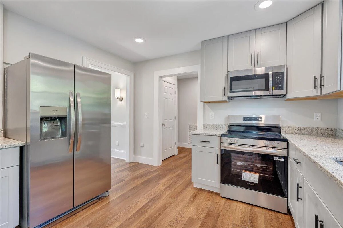 150 Oak ST - Photo 18