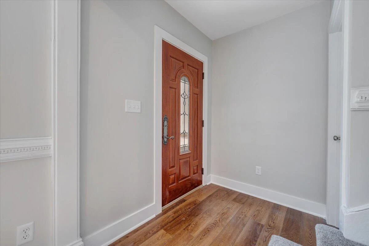 150 Oak ST - Photo 3