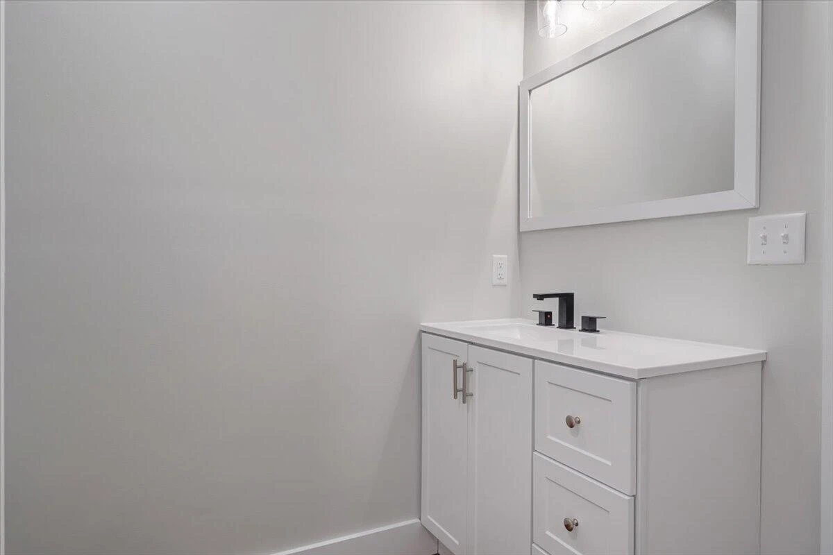 150 Oak ST - Photo 37