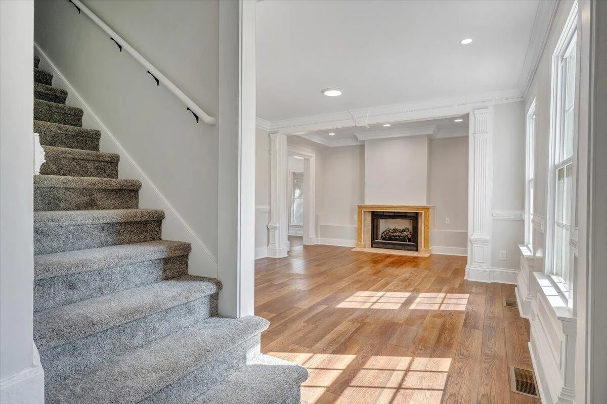 150 Oak ST - Photo 5
