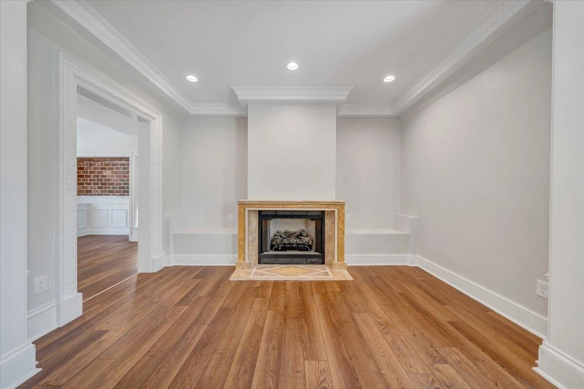 150 Oak ST - Photo 8