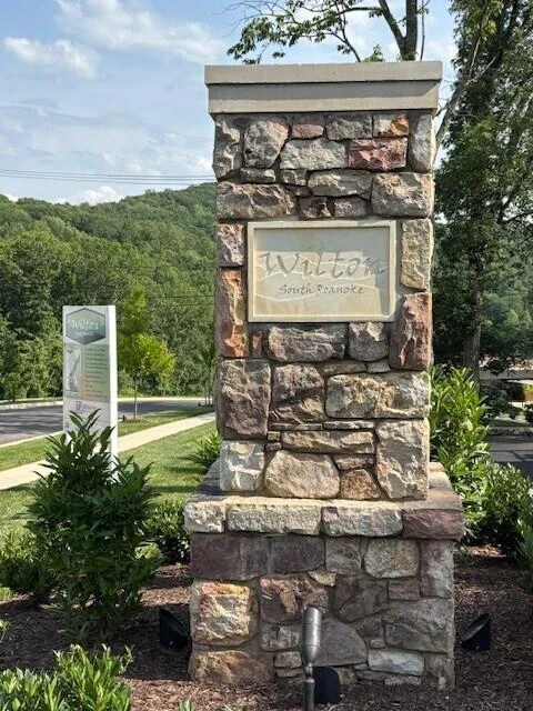 1005 Wilton Park DR - Photo 2