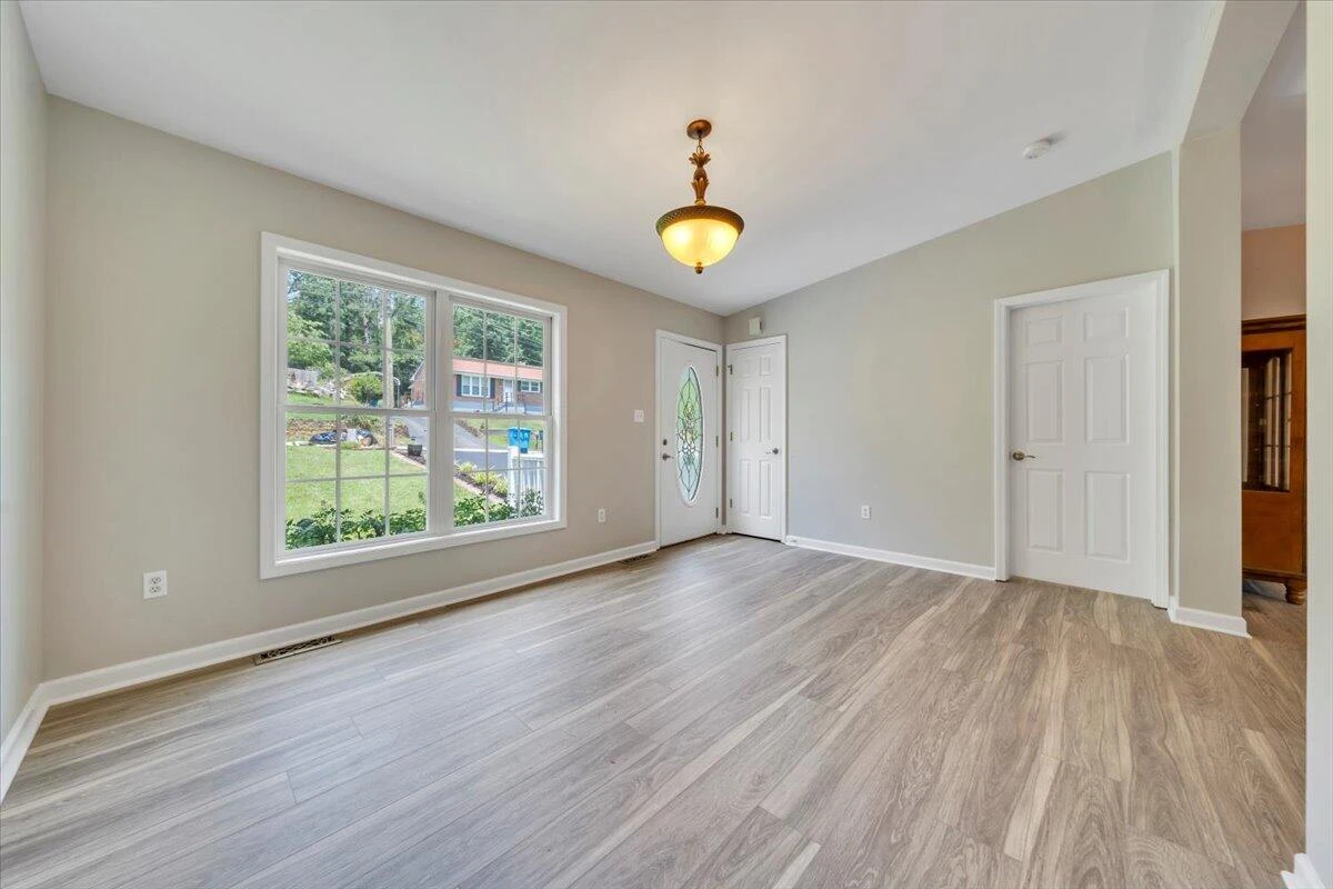 4832 Autumn LN - Photo 6
