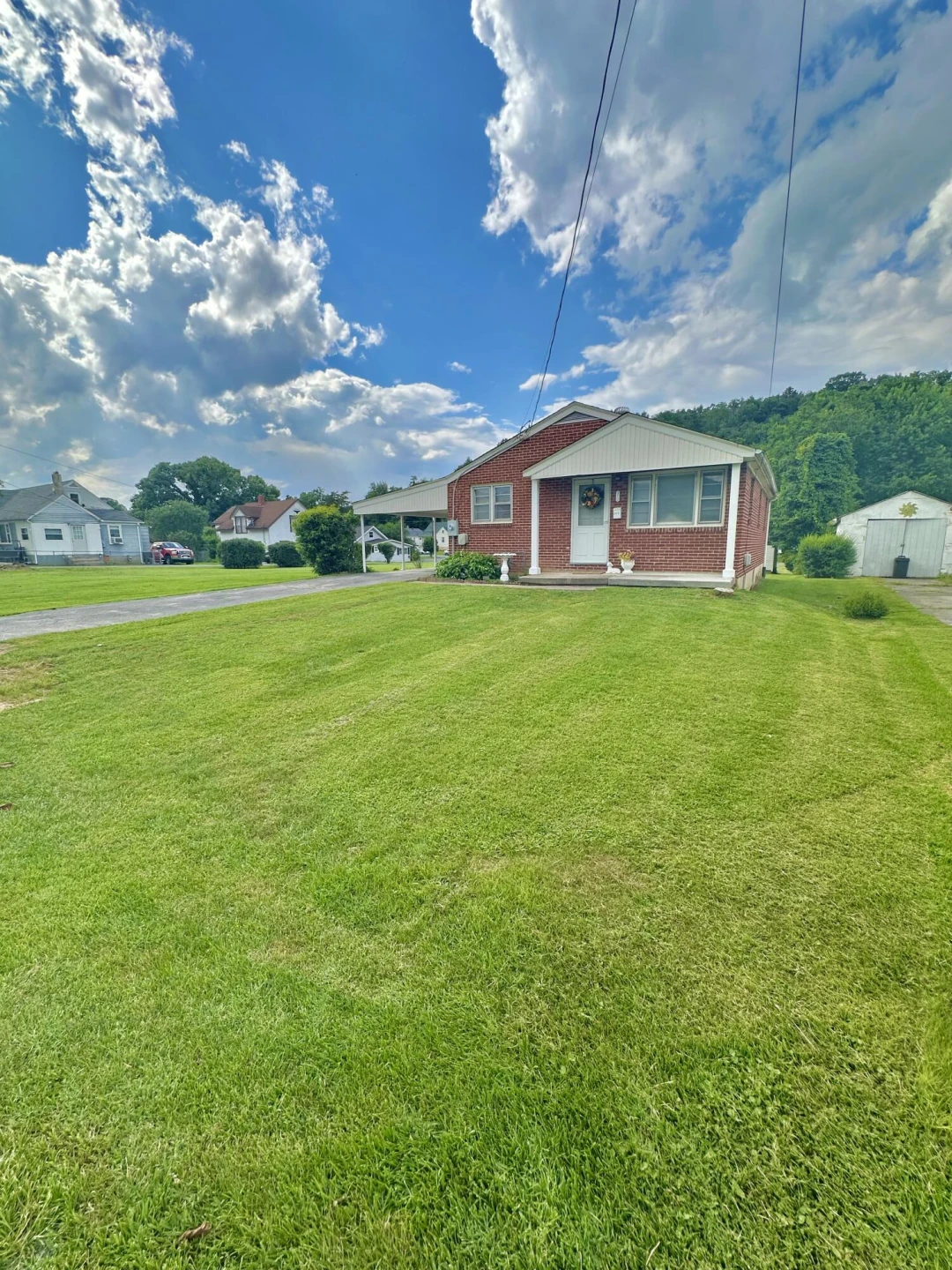 312 Phillip ST - Photo 2
