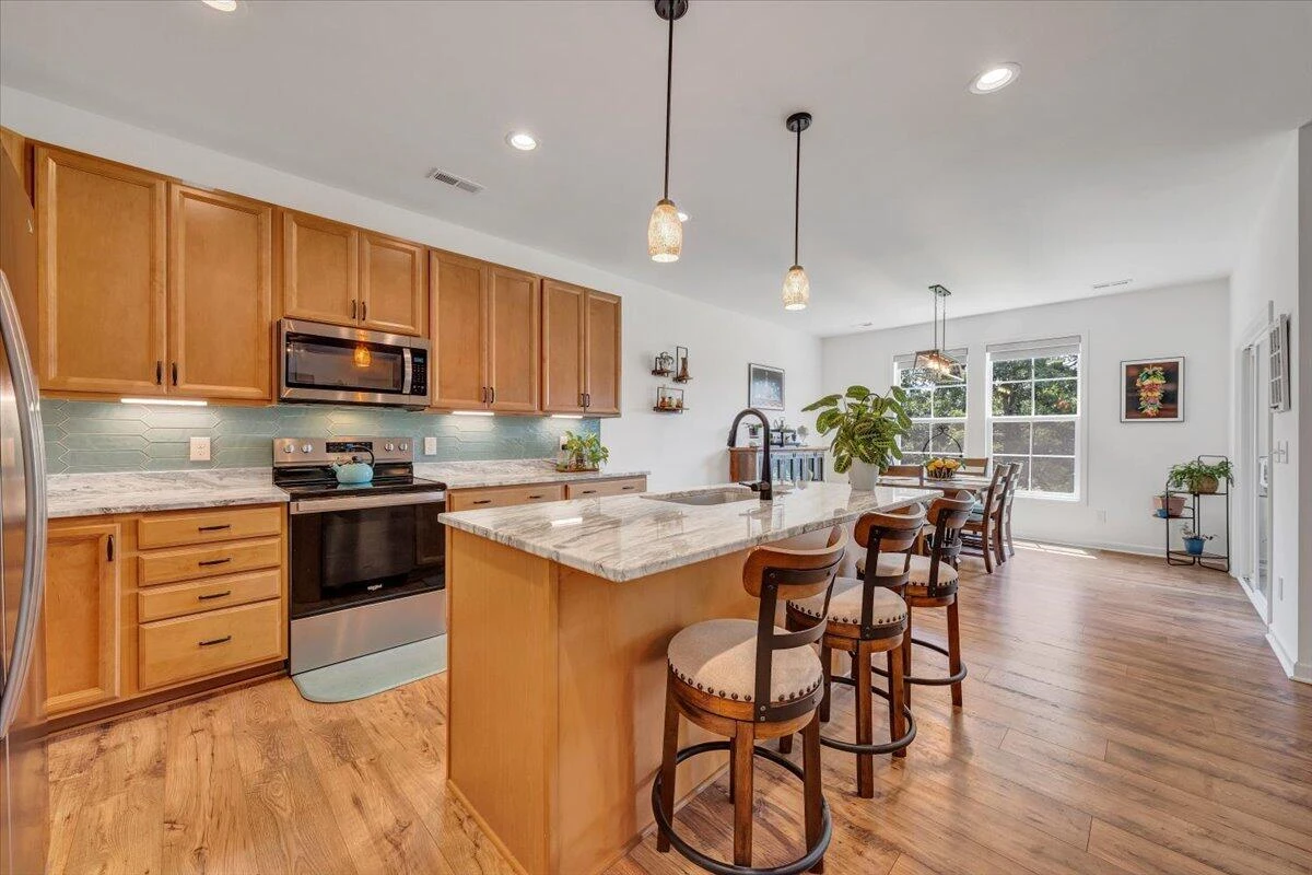 2153 Kings Walk DR - Photo 12