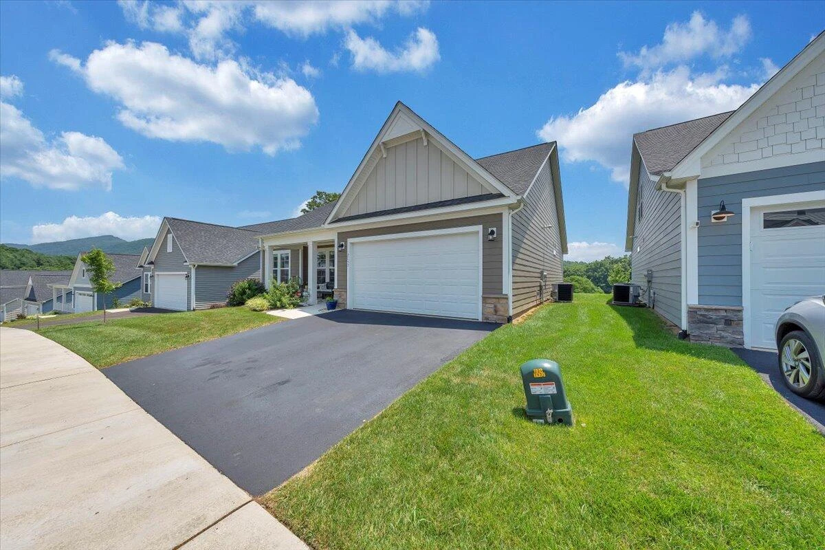 2153 Kings Walk DR - Photo 37
