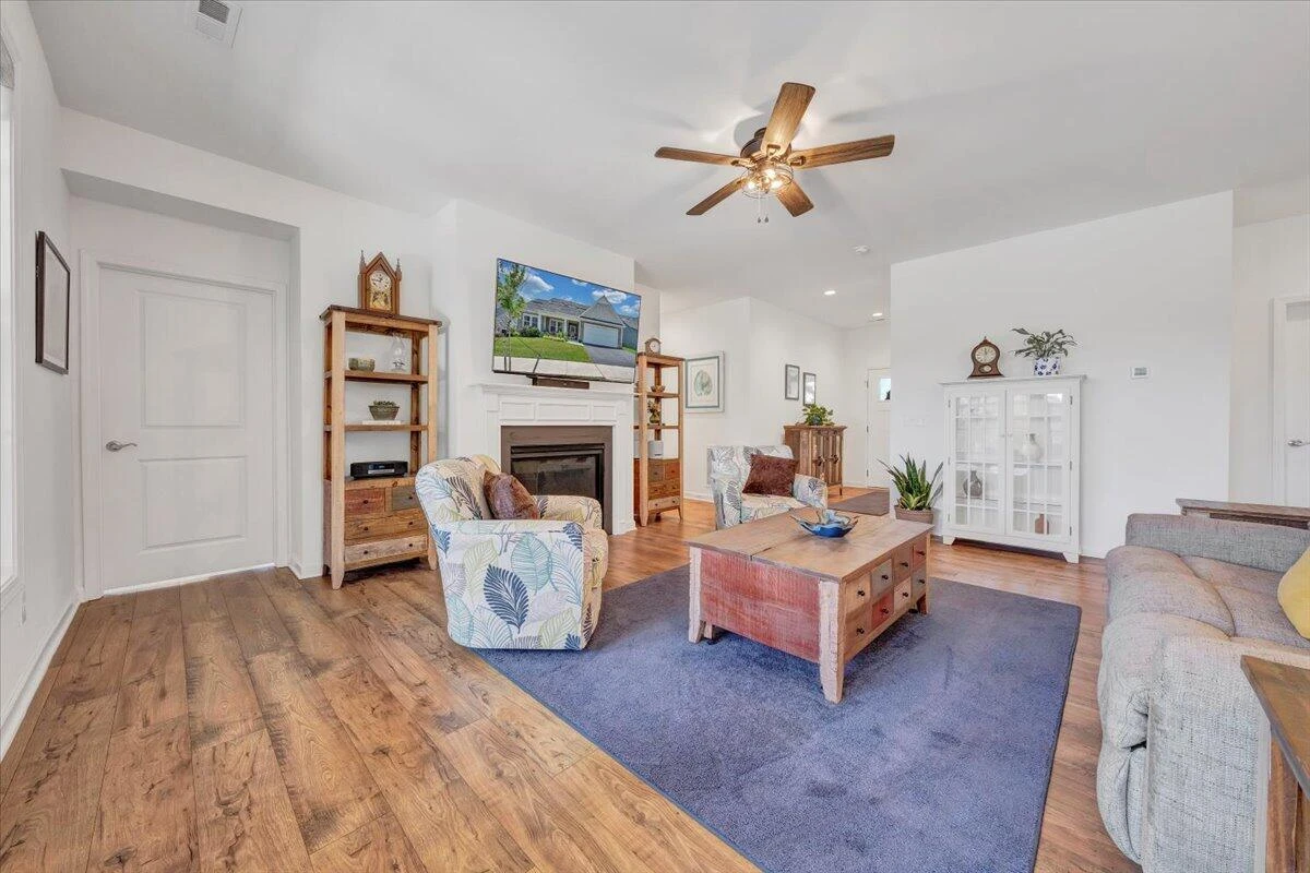 2153 Kings Walk DR - Photo 8