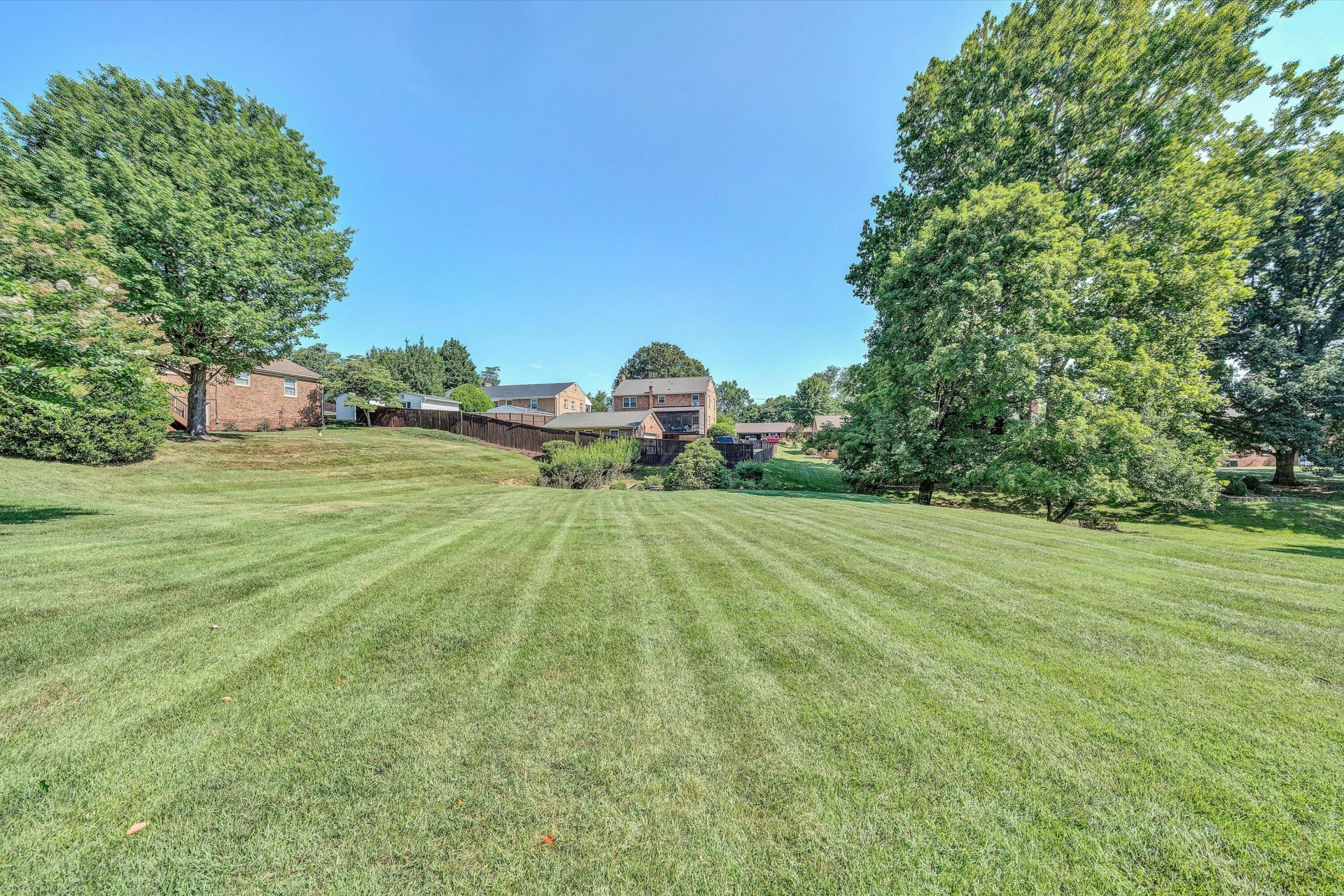 5427 Sheila LN - Photo 37