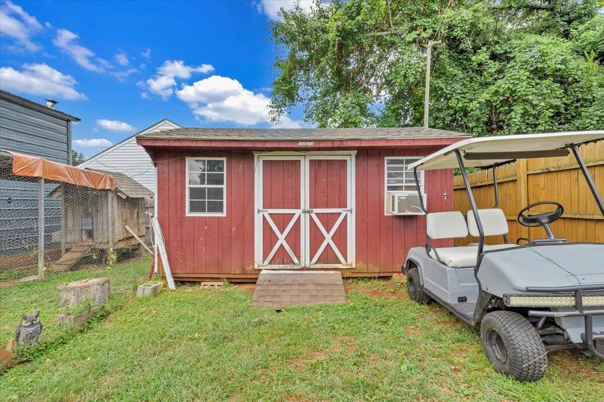 2521 Floraland DR - Photo 33