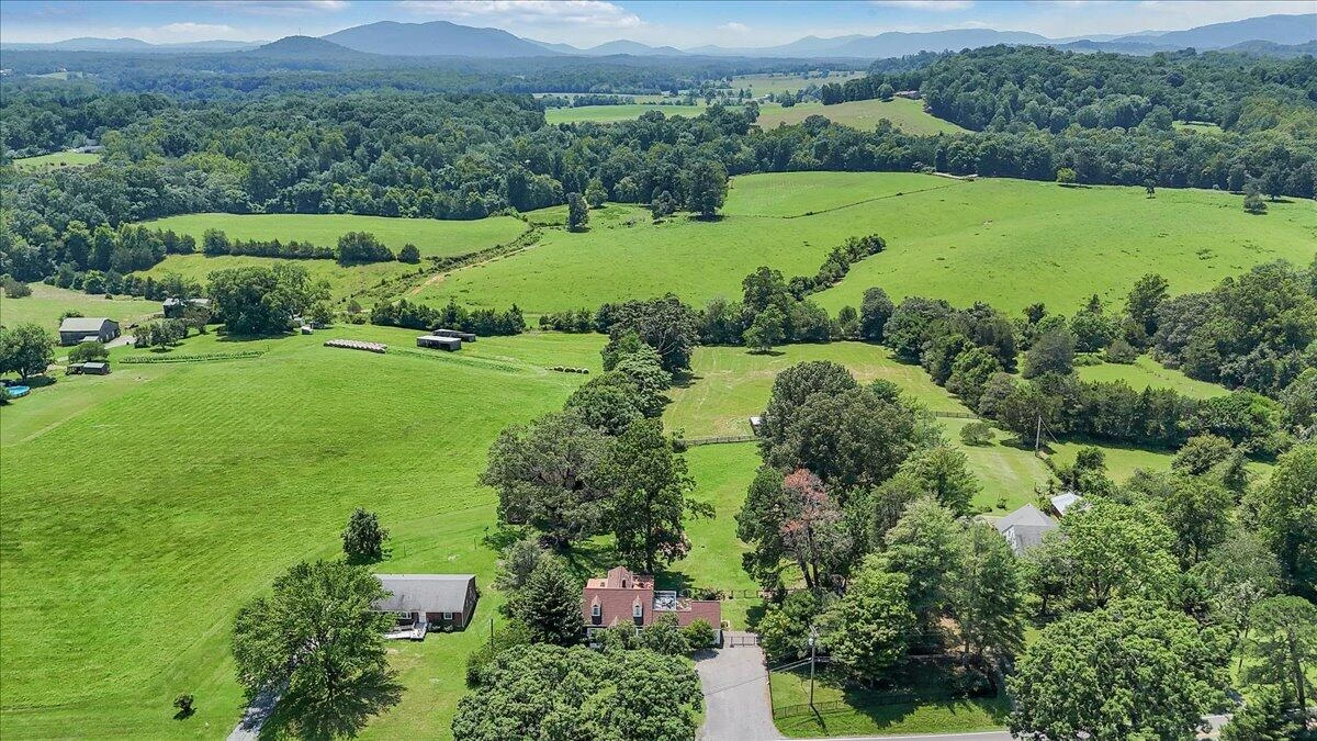 3562 Peaks RD - Photo 33