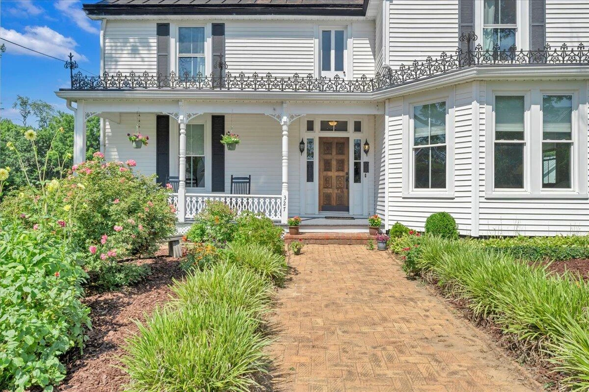 327 Broad ST - Photo 2