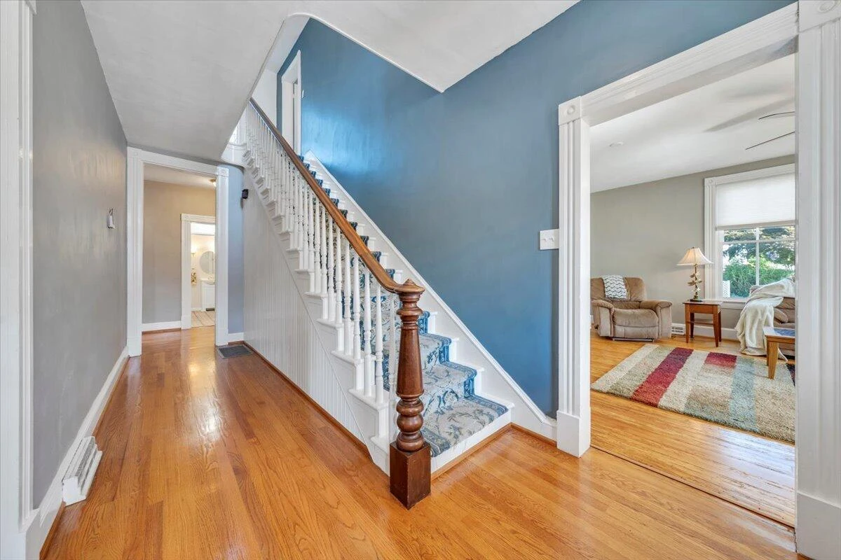 327 Broad ST - Photo 3