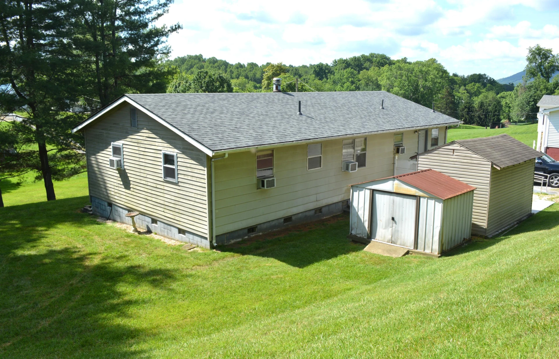 48 Monarch ST - Photo 4