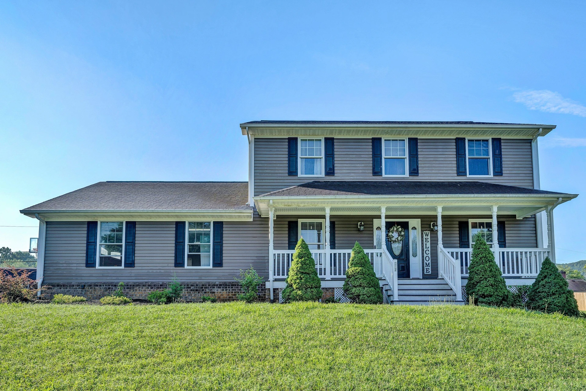 247 Ivy LN
