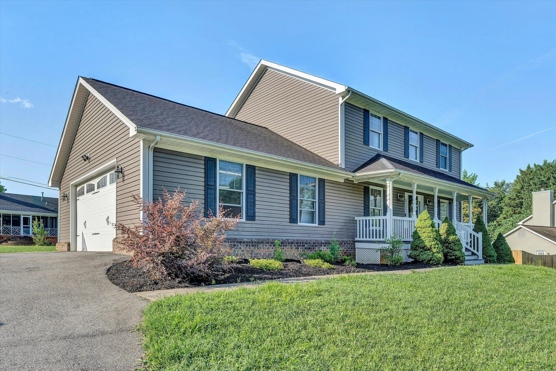 247 Ivy LN - Photo 2
