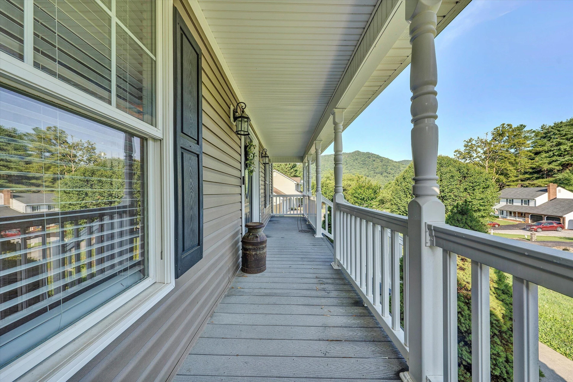 247 Ivy LN - Photo 3