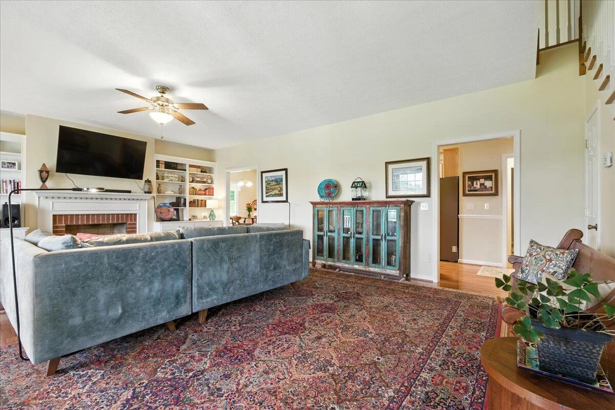 109 Woodcreek RD - Photo 14