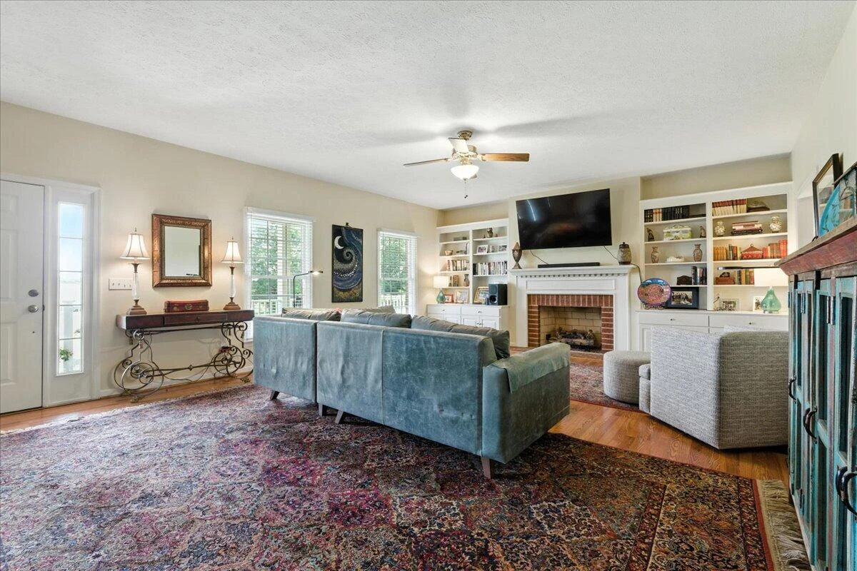 109 Woodcreek RD - Photo 16