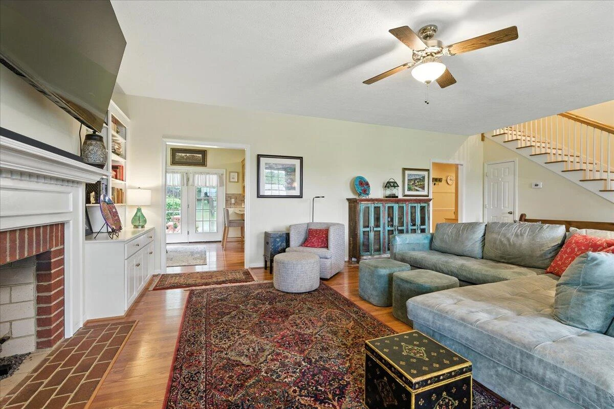 109 Woodcreek RD - Photo 17