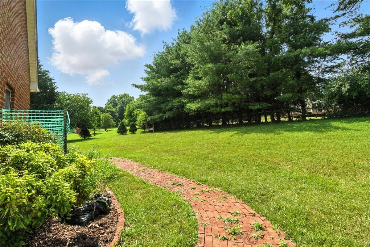 109 Woodcreek RD - Photo 56