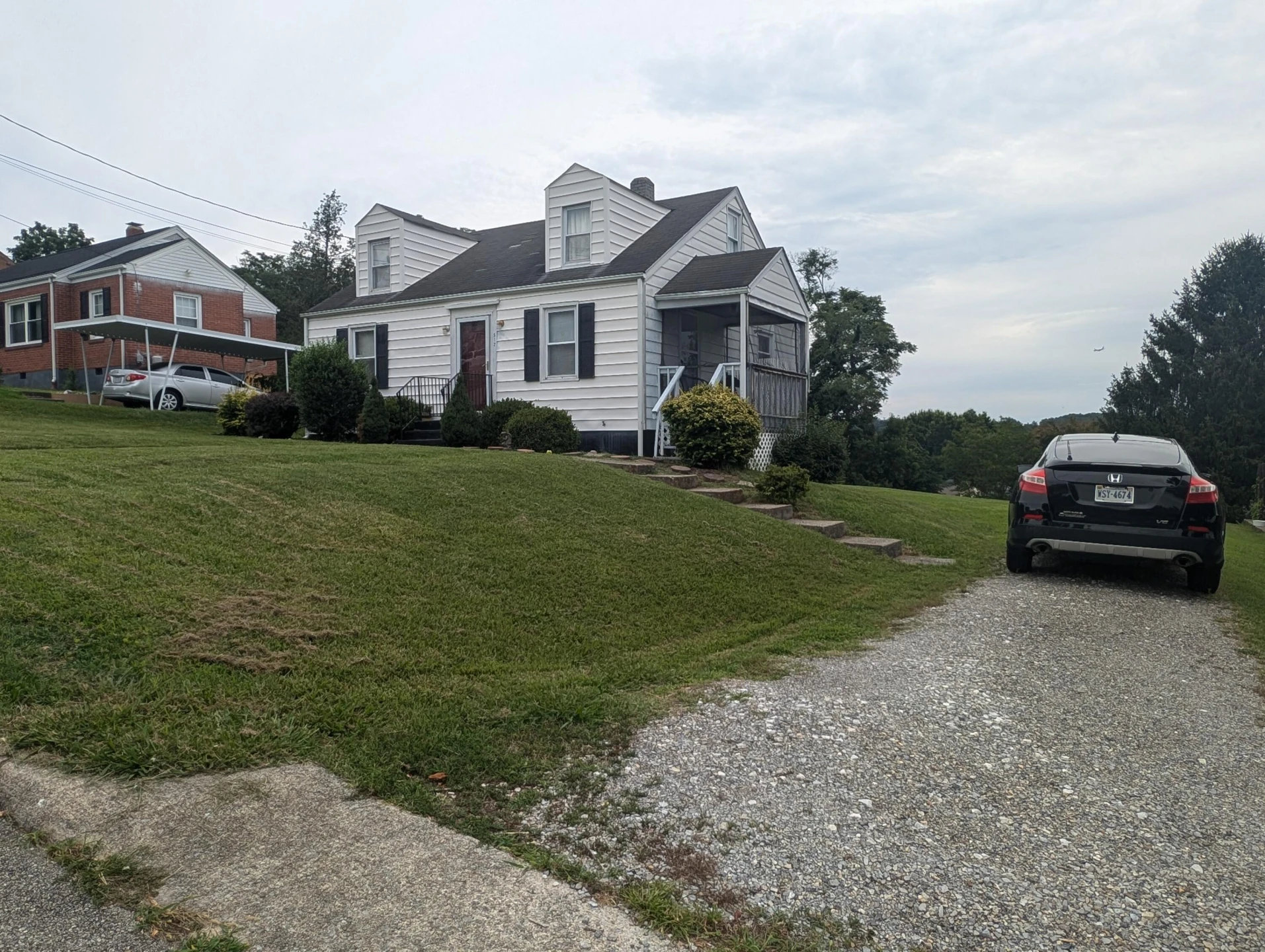 512 Parkdale DR - Photo 2
