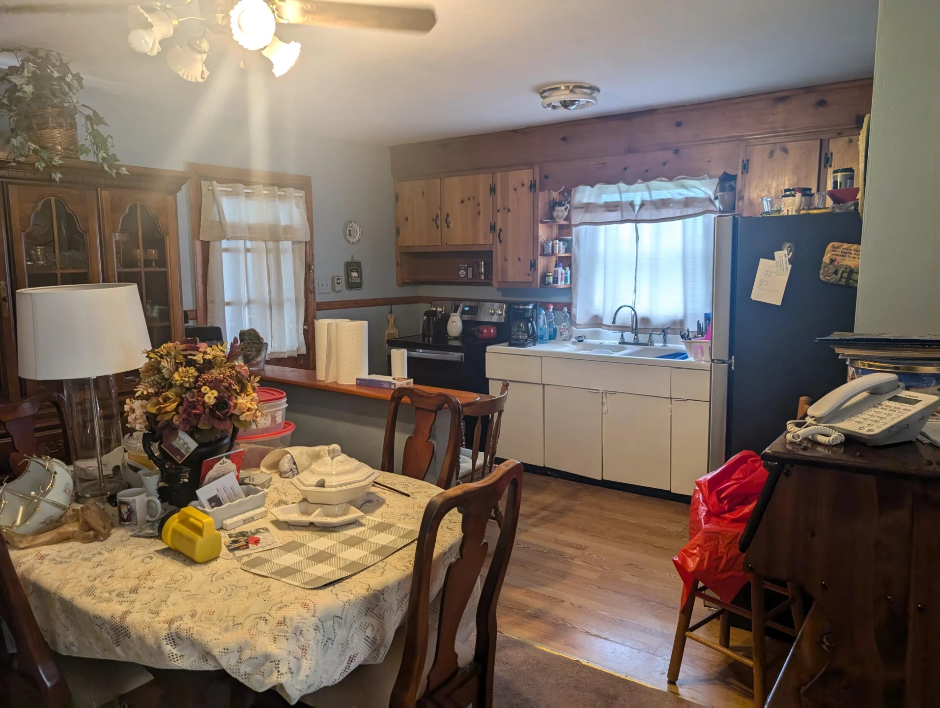 512 Parkdale DR - Photo 4