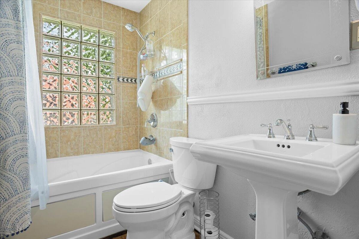 3546 Grandin RD - Photo 23