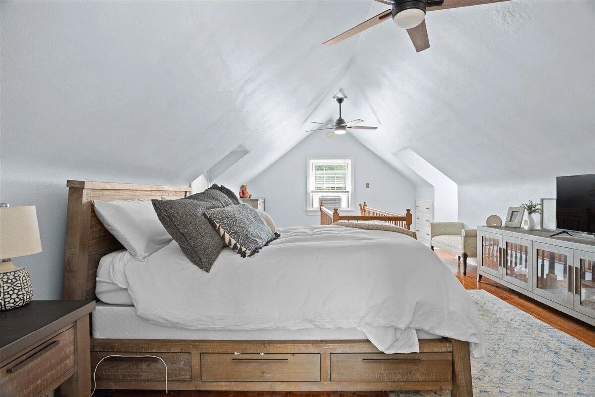 3546 Grandin RD - Photo 26