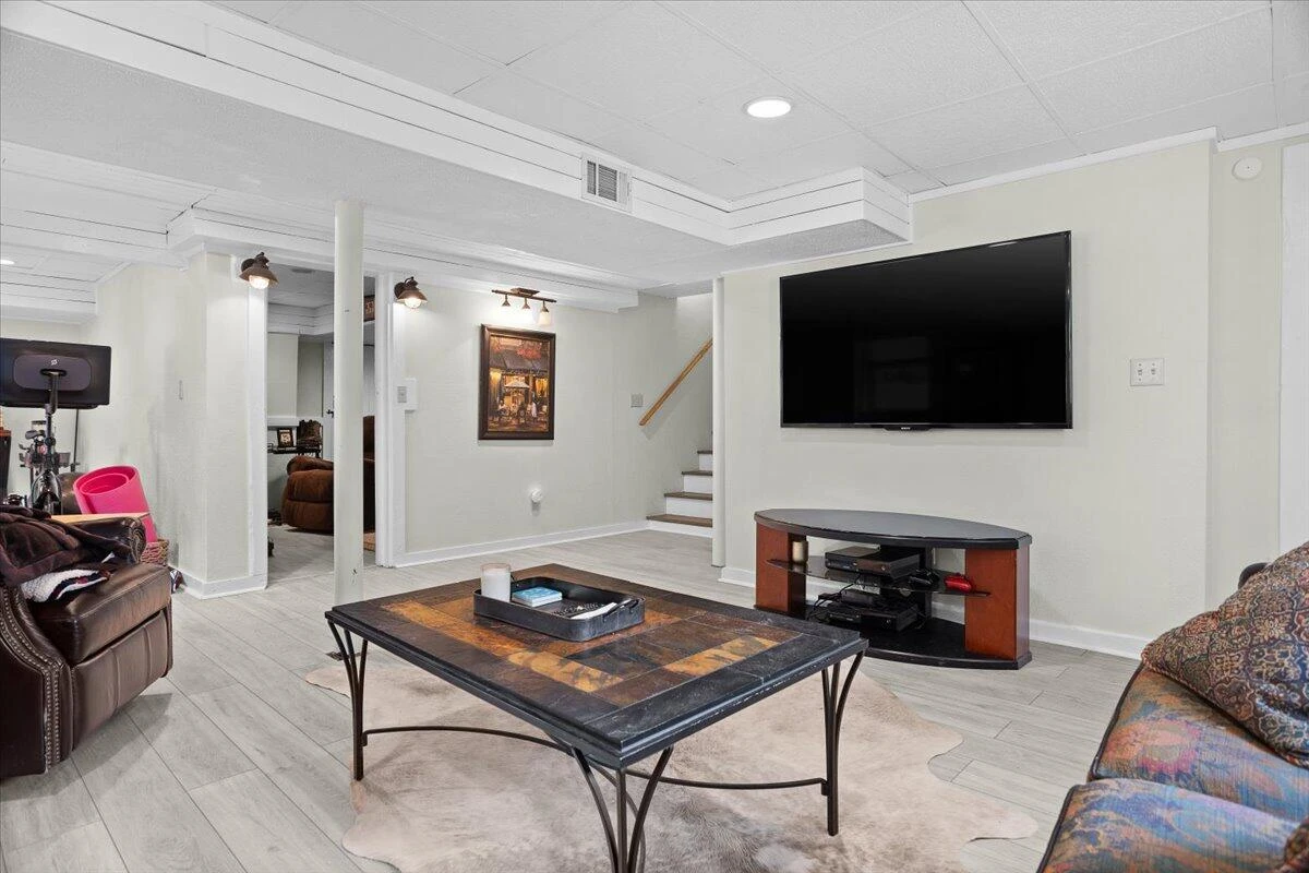 3546 Grandin RD - Photo 30