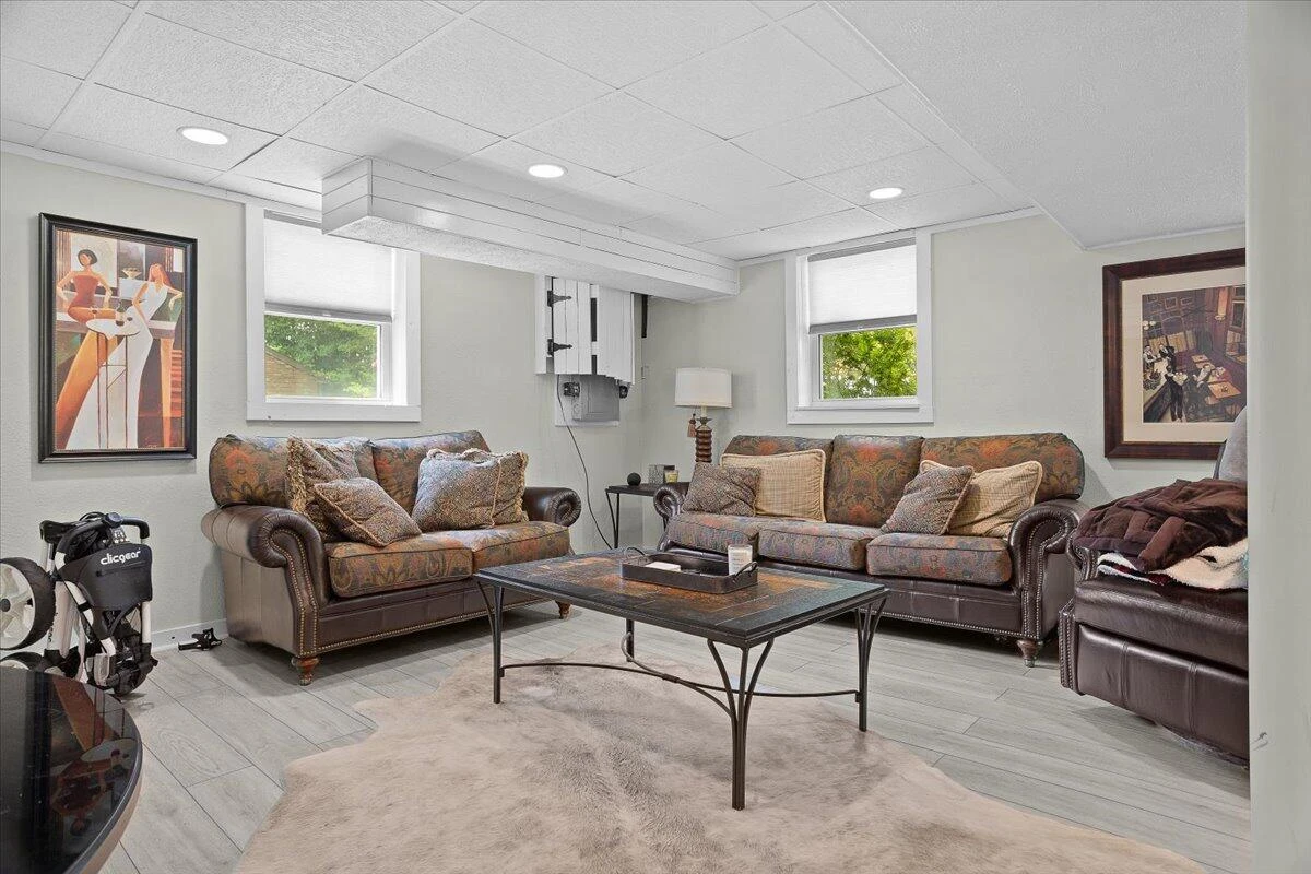 3546 Grandin RD - Photo 31