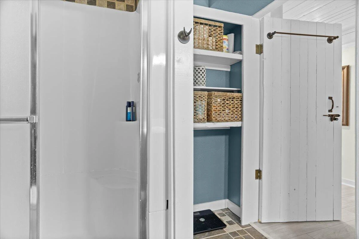 3546 Grandin RD - Photo 34