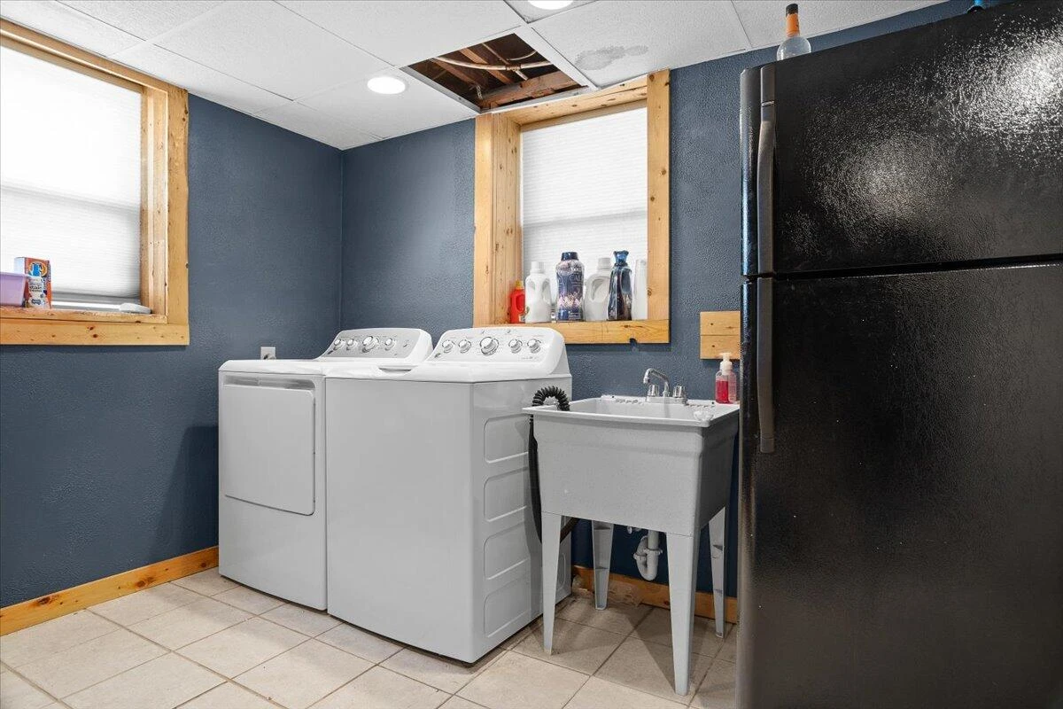 3546 Grandin RD - Photo 35