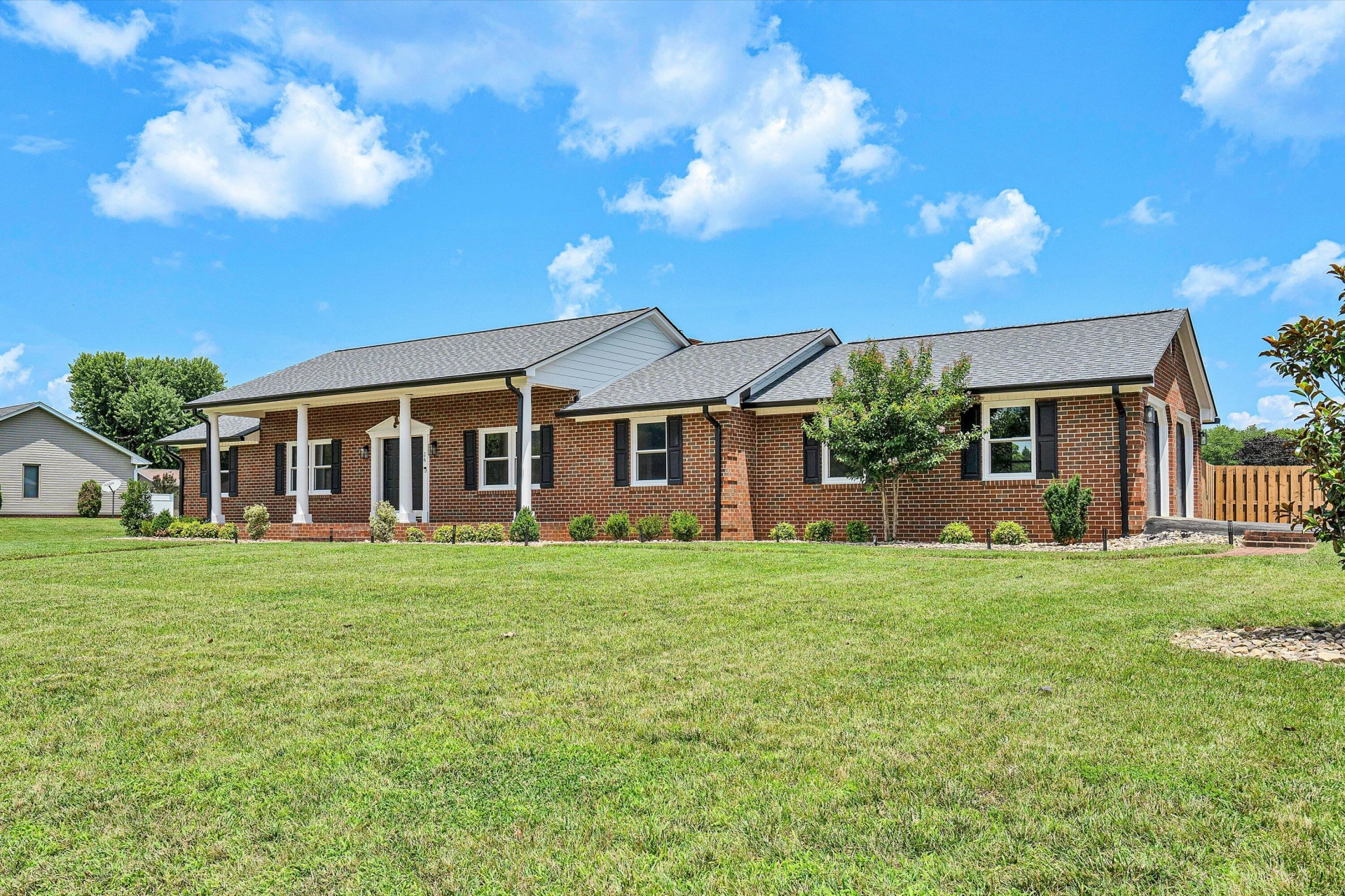 26 Carriage LN