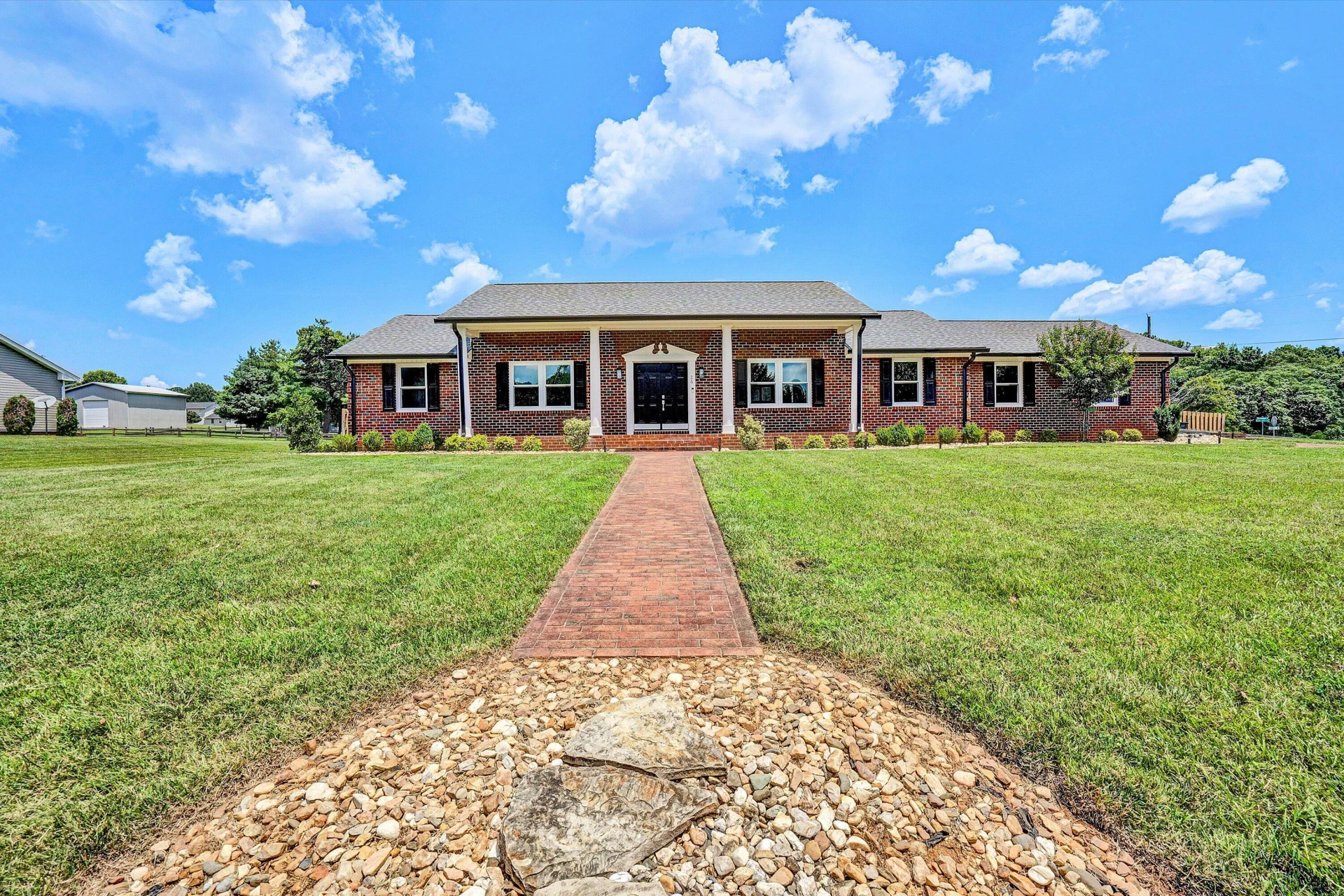 26 Carriage LN - Photo 2