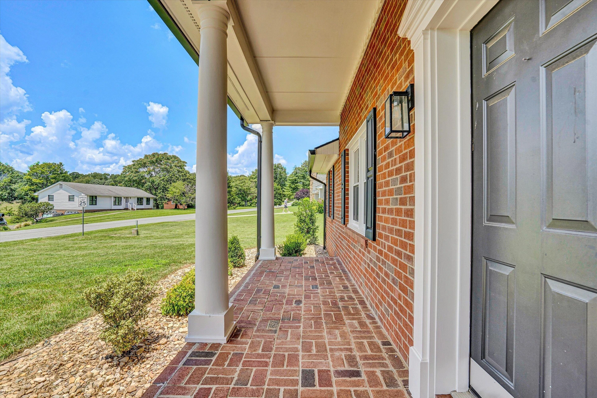26 Carriage LN - Photo 4