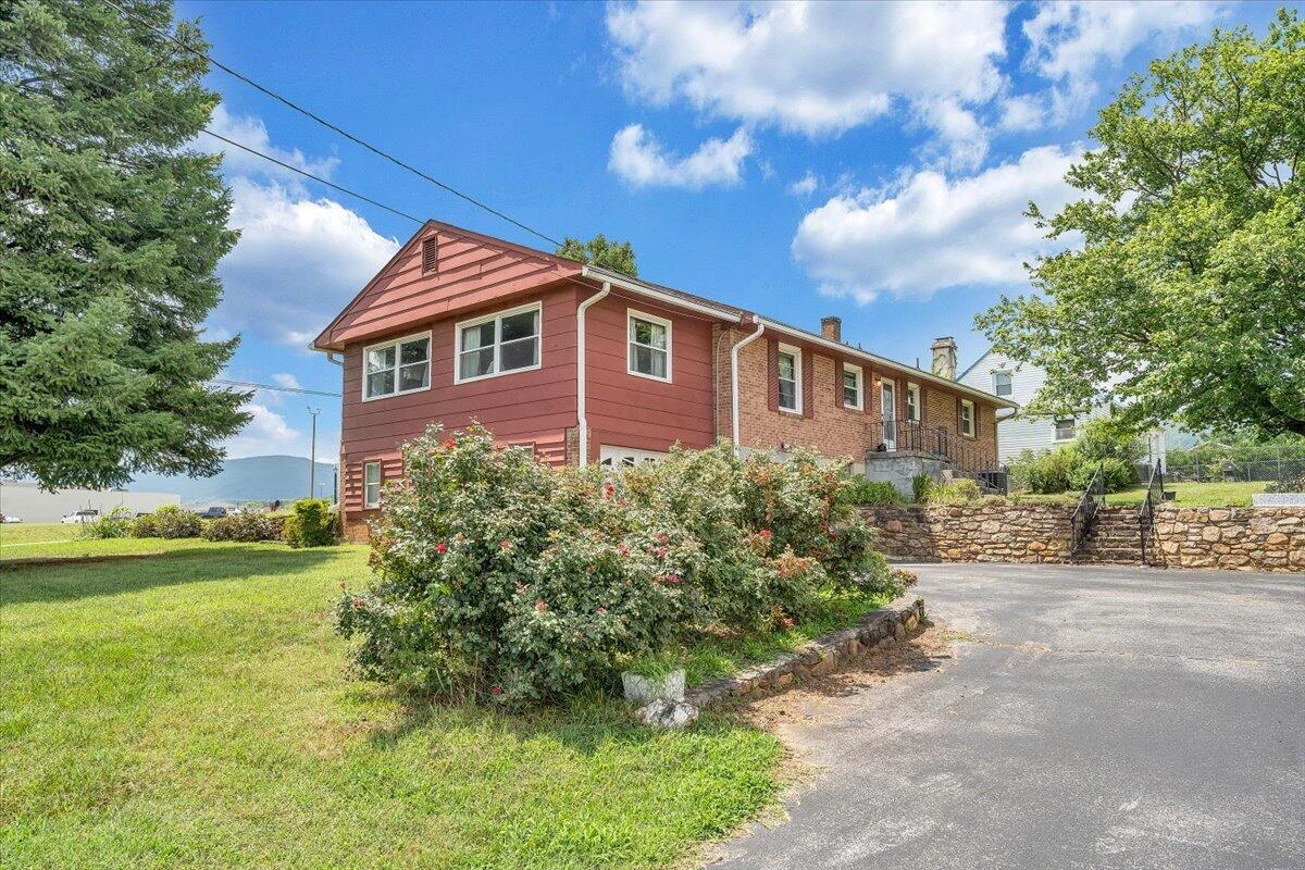 3705 Hawley DR - Photo 3