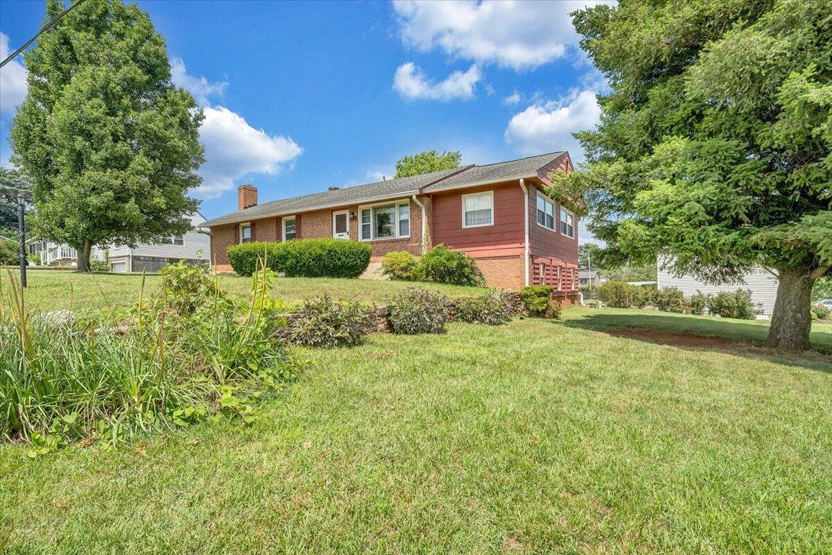3705 Hawley DR - Photo 33
