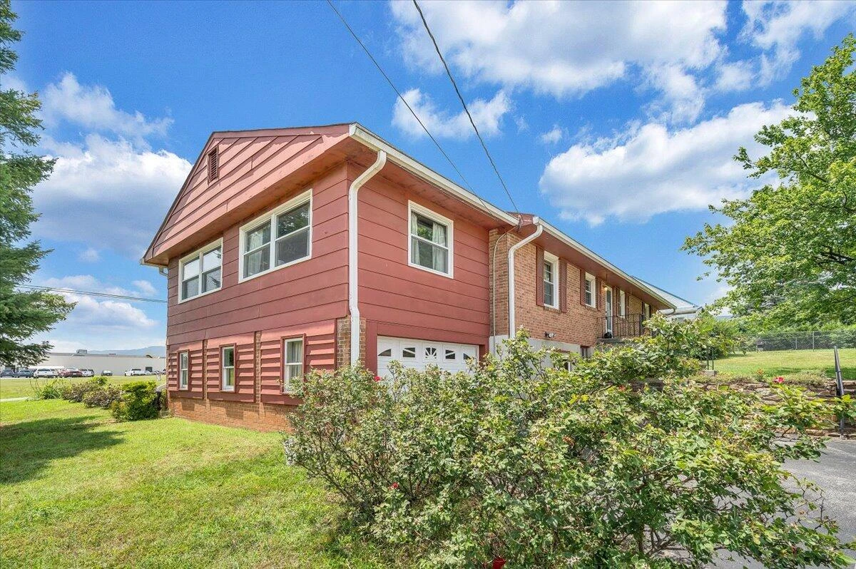 3705 Hawley DR - Photo 38