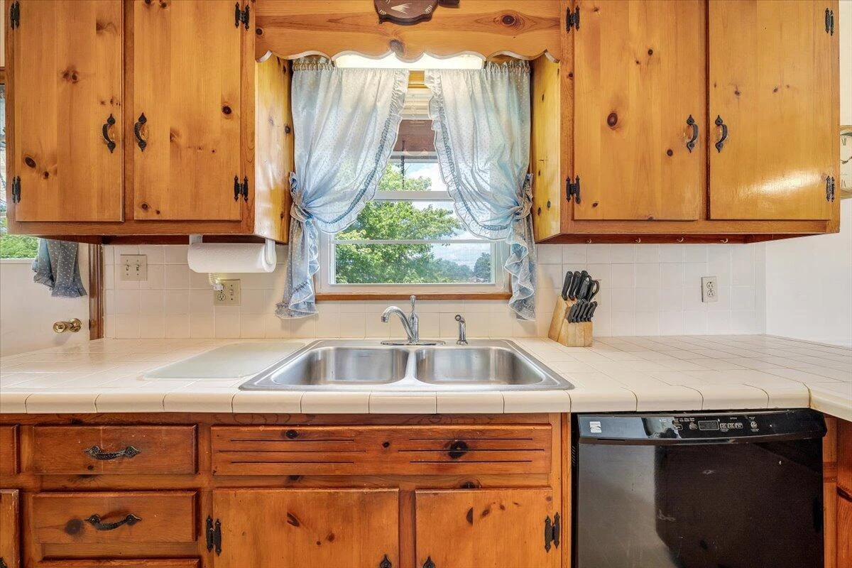 3705 Hawley DR - Photo 8