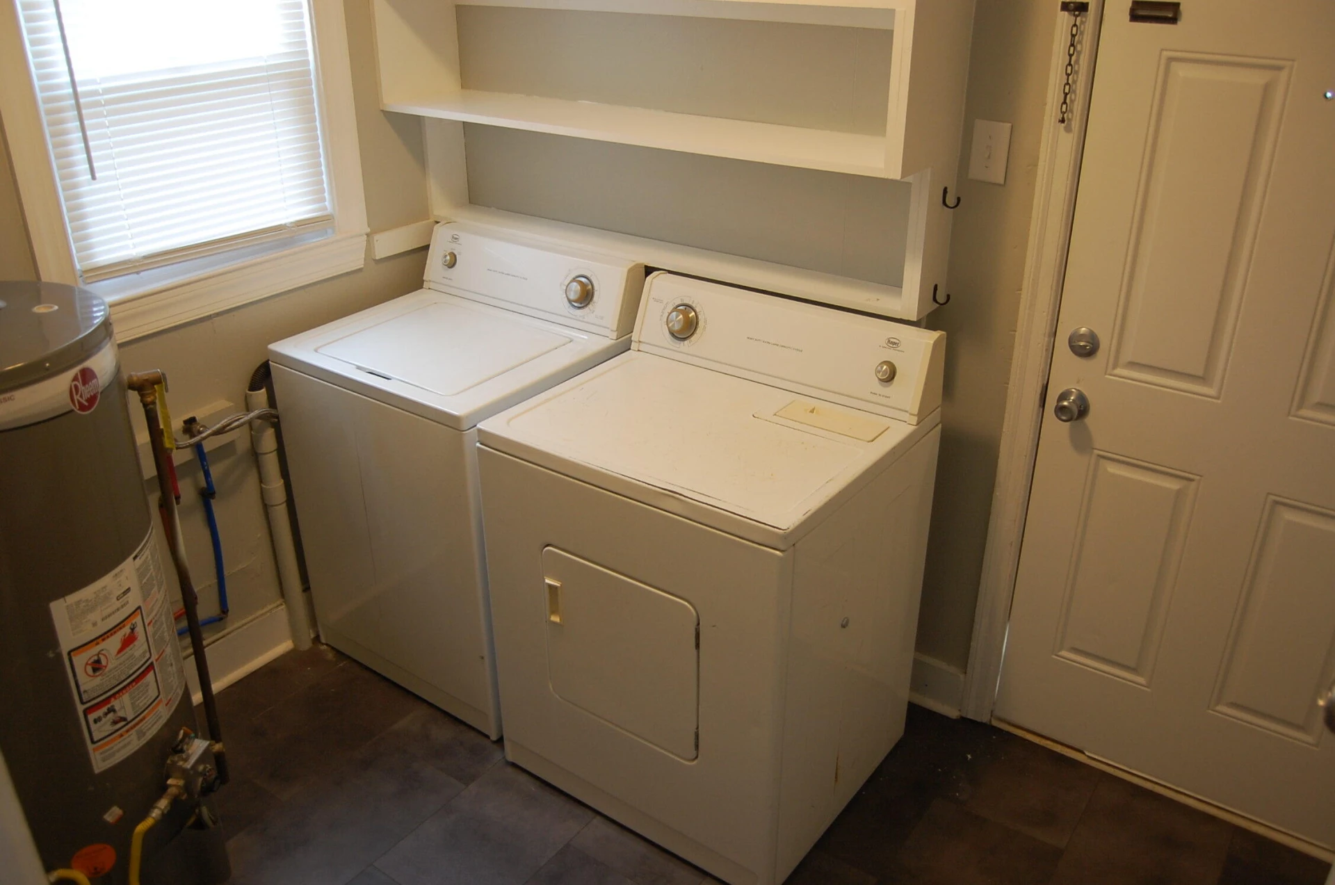 2527 Sanford AVE - Photo 9